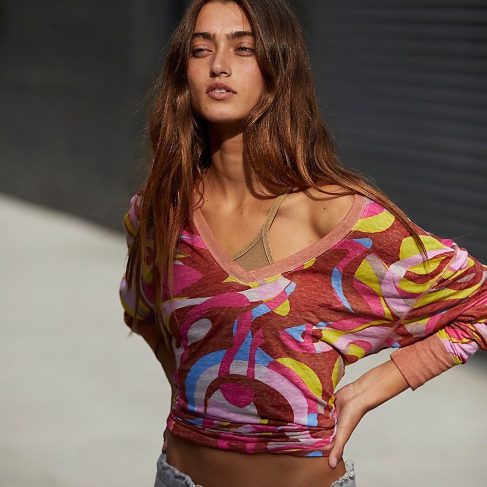 Free people keep it rolling V Neck long sleeve size small SOLD OUT - Picture 1 of 3